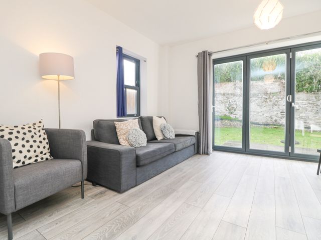 1 Queensway Gardens - 1124704 - photo 4