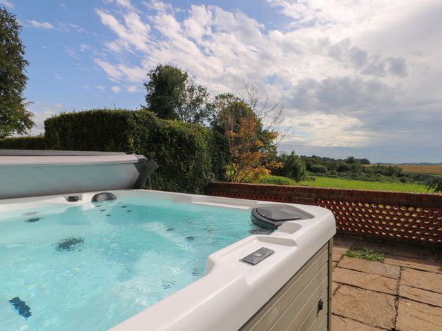 Coombe Place House - 1124828 - photo 3
