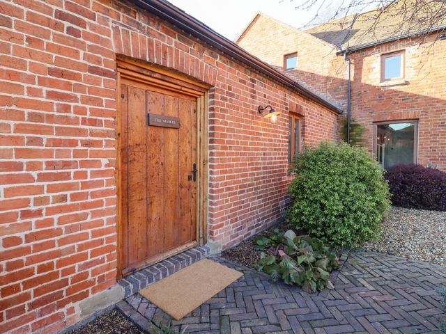 Fairoaks Barns - 1125068 - photo 2