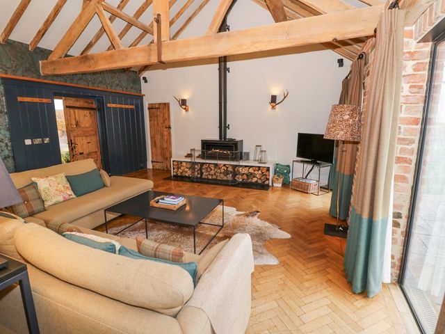 Fairoaks Barns - 1125068 - photo 5