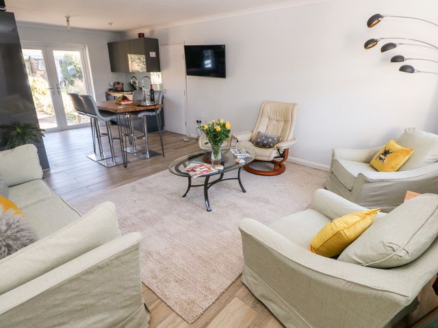 1 Gloucester Way - 1127678 - photo 2