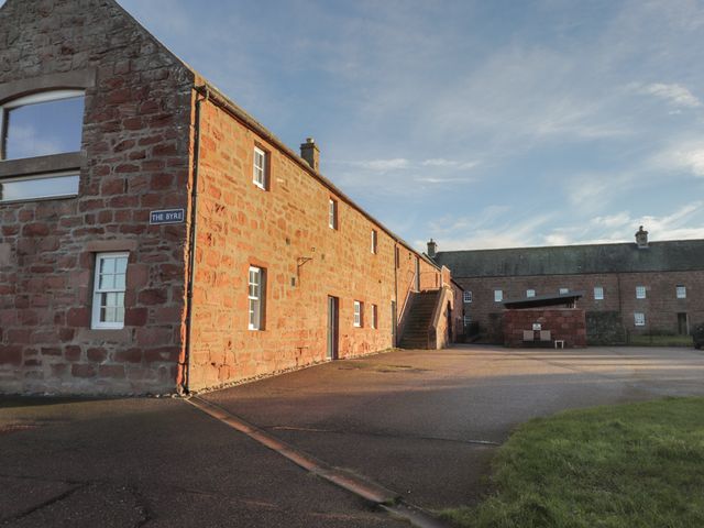 Flat 4, The Byre - 1128071 - photo 2