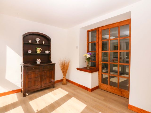 Cromlech Cottage at Cromlech Manor Farm - 1128552 - photo 3