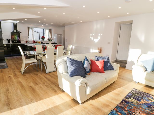 The Cottage at Cromlech Manor Farm - 1128553 - photo 4