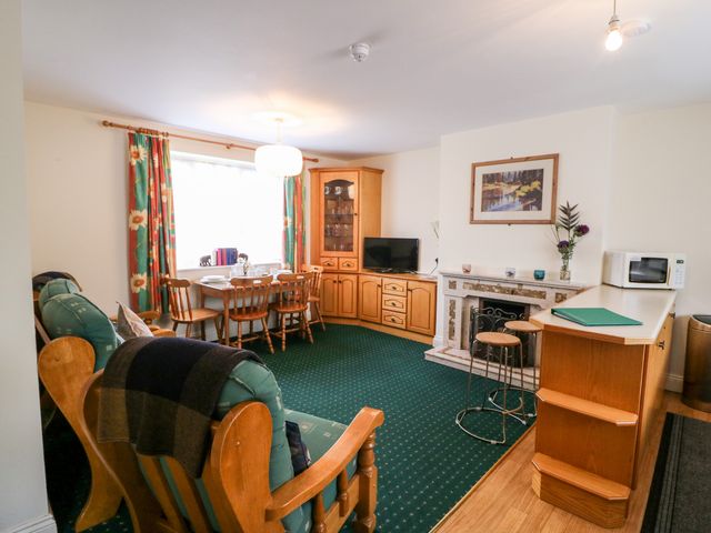 2 Garnish Court - 1128597 - photo 4