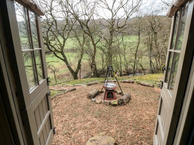 The Hideaway, Shepherd's Hut - 1128614 - photo 4