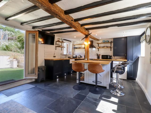 Bedfordshire Thatched Cottage - Dogs Welcome - 1128760 - photo 2