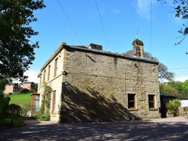 The Old Post Office at Holmfirth - 1128887 - photo 1