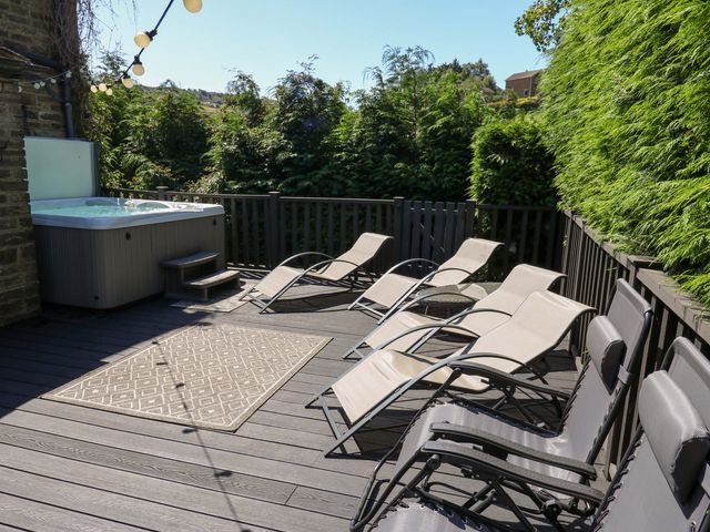 The Old Post Office - Pet Friendly Group Stays in Holmfirth - 1128887 - photo 3