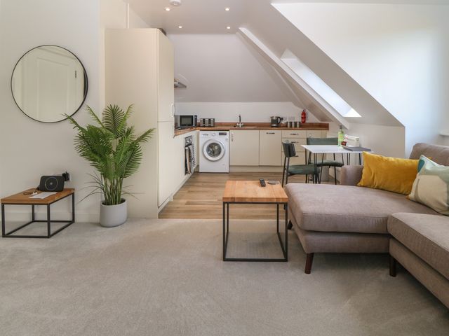 Apartment 16 - 1129189 - photo 5