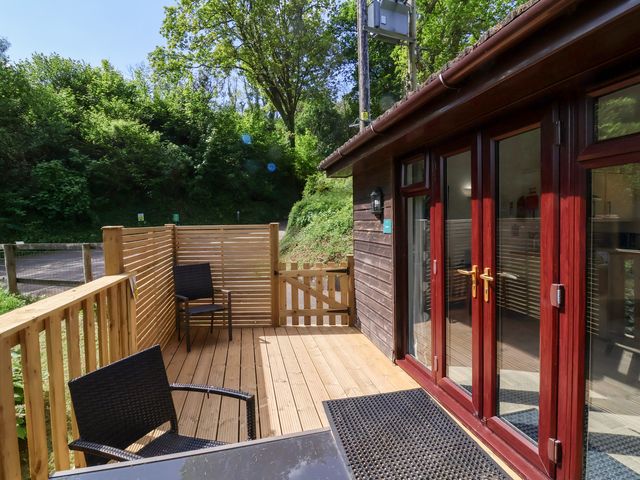9 Manleigh Park - 1129367 - photo 3