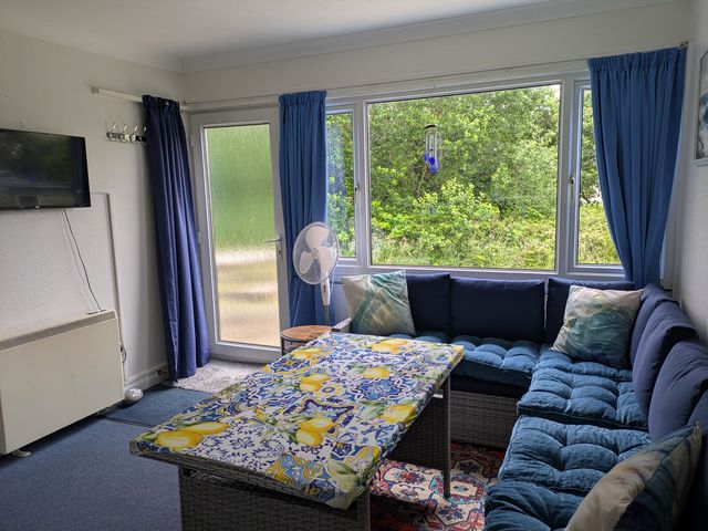 21 The Glade - 1129416 - photo 3