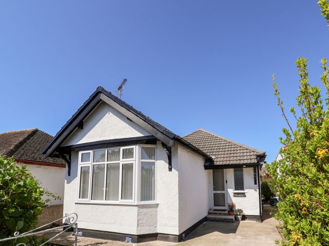 3 Rhyd Drive - 1129848 - photo 3