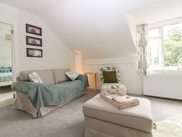 2 Station Road East - 1130231 - photo 3