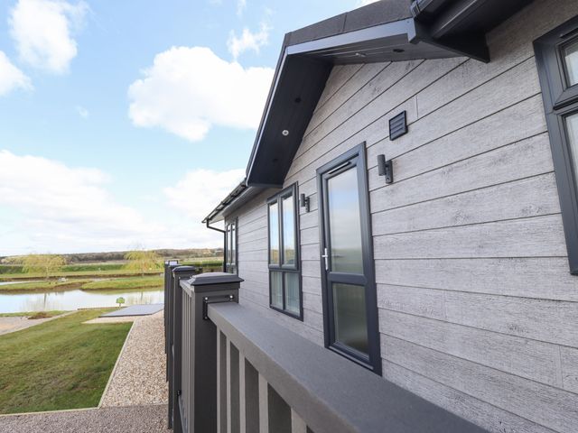 101 Waters Edge - 1130748 - photo 1