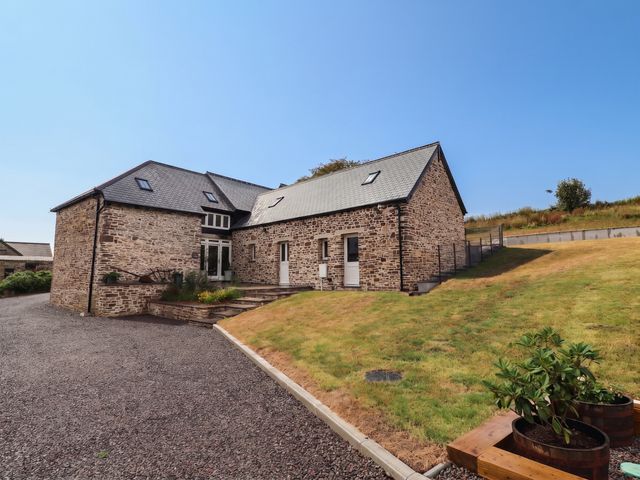 A house with a garden and steps at The Granary in Barnstaple