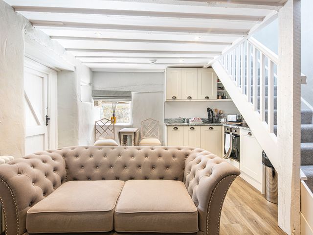 The Artists Loft - 1132000 - photo 2