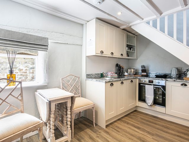 The Artists Loft - 1132000 - photo 4