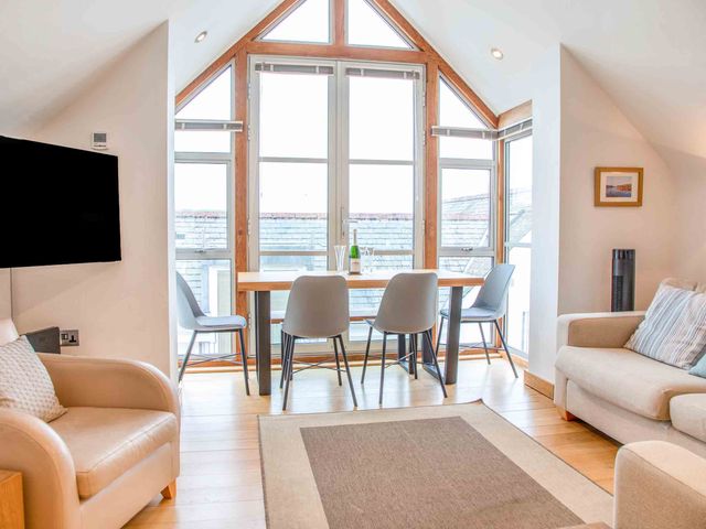 5 Harbour Yard - 1132308 - photo 4