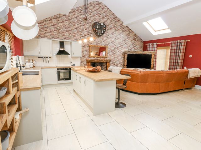 4 Pheasant Lane - 1133012 - photo 3