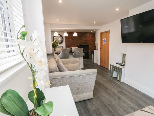 Tower Apartment - 1133840 - photo 2