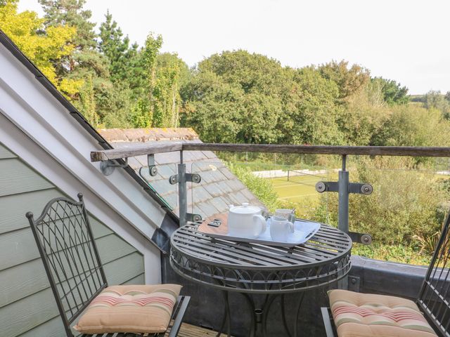 5 Court Cottage, Hillfield Village - 1133999 - photo 2