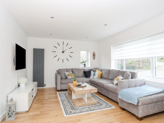 Clydfan, No 1 Trearddur Road - 1134101 - photo 3