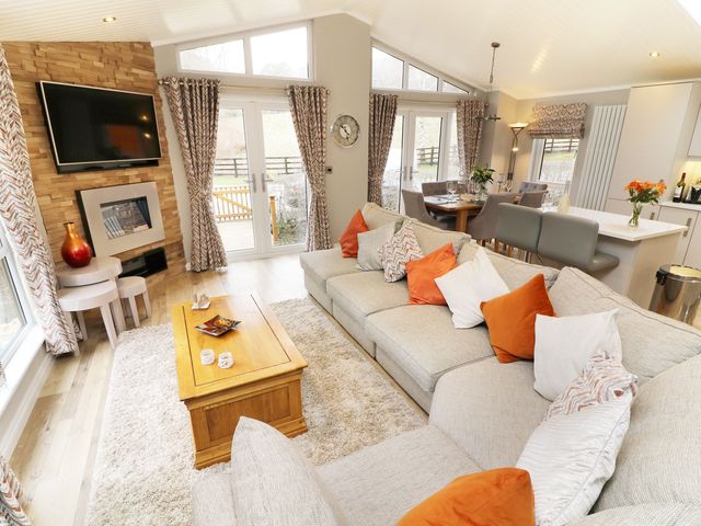 8 Waterside Wood - 1134347 - photo 4