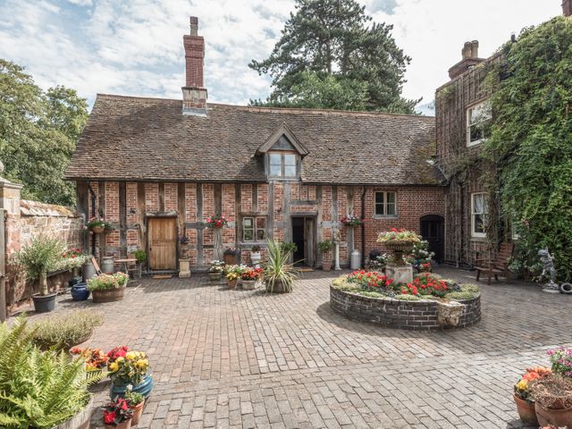 Courtyard Cottage - 11346 - photo 2