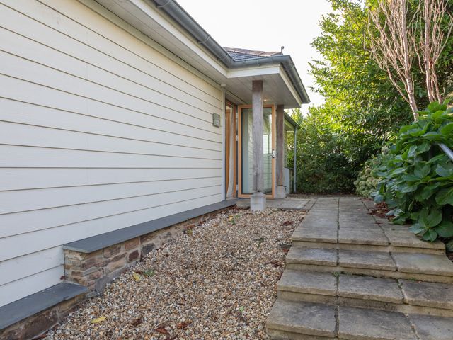 Vantage Point, Hillfield Village - 1135183 - photo 3
