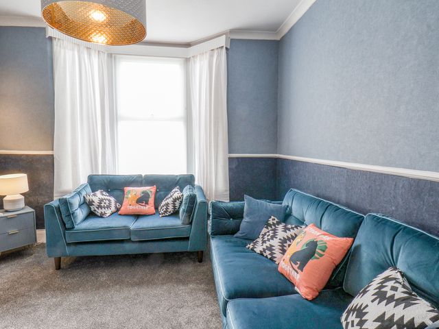 3 Auborough Street - 1135450 - photo 2