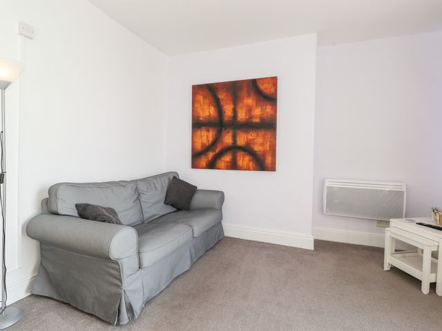 Apartment 9 Beaconsfield House - 1136851 - photo 5