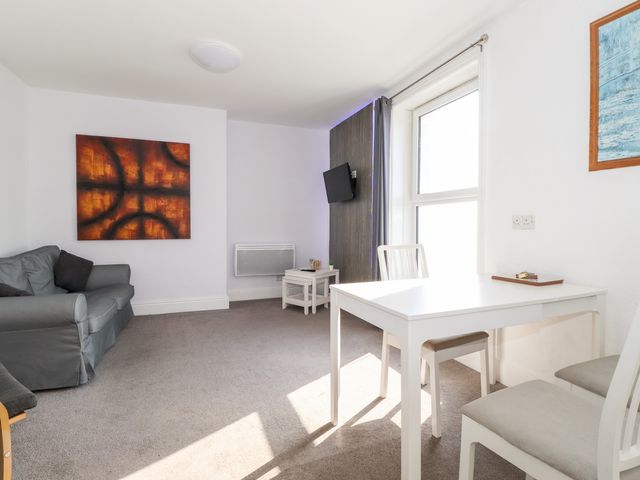 Apartment 9 Beaconsfield House - 1136851 - photo 4