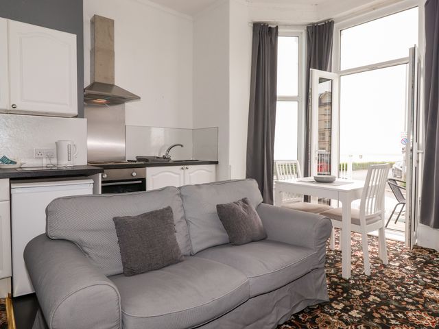 3 Beach View @ Beaconsfield House - 1136854 - photo 2