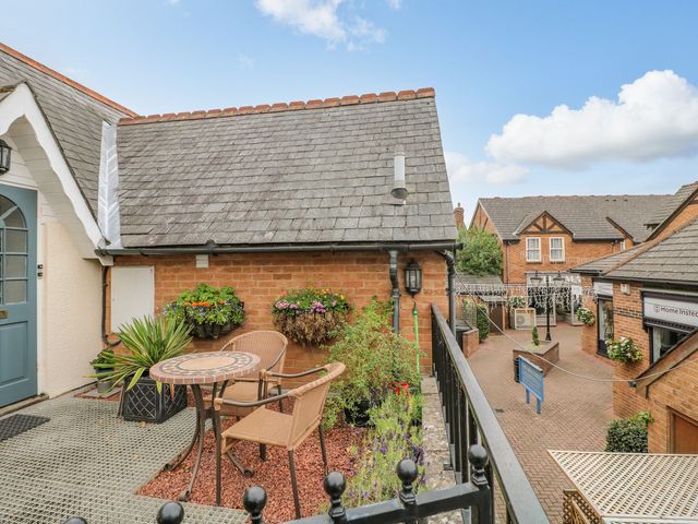 Flat 2, The Maltings - 1137190 - photo 2