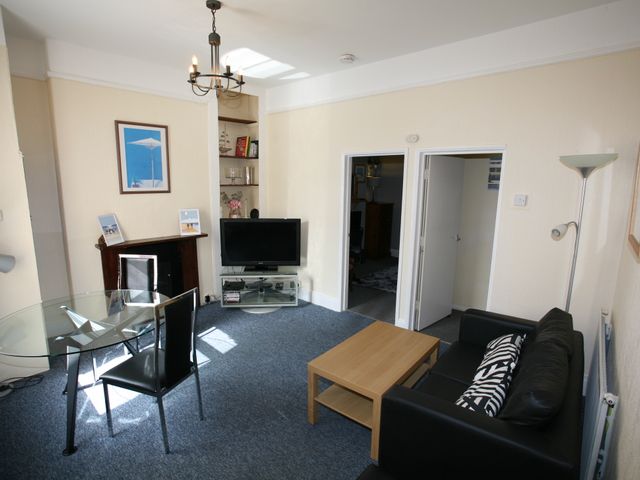 Flat 1 - 1137648 - photo 5
