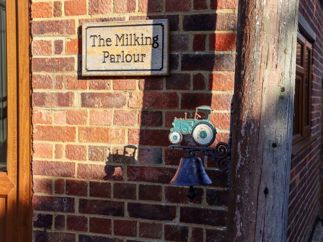 The Milking Parlour - 1138166 - photo 2