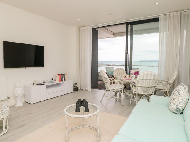 Apartment 20 Summer Place - 1138195 - photo 5