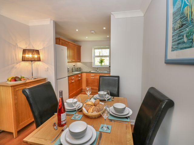 The Chase - 30 Ayr Avenue - 1138317 - photo 4