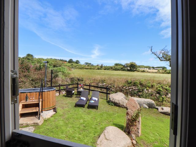 Bosulla Shepherds Hut - 1138319 - photo 4