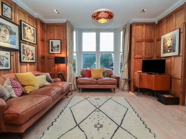 42 Crag Path - 1138519 - photo 4