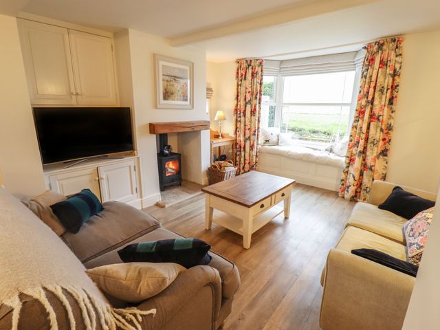 Holt House - 1138907 - photo 4