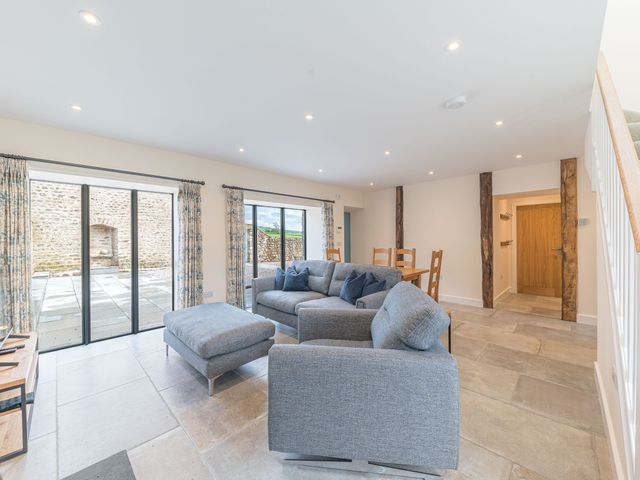 No 3 The Coach House - 1139209 - photo 3