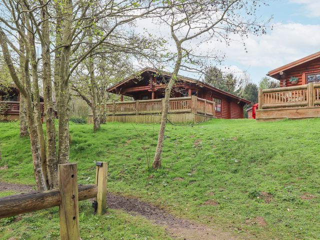 24 Lakeside Drive - 1139335 - photo 3