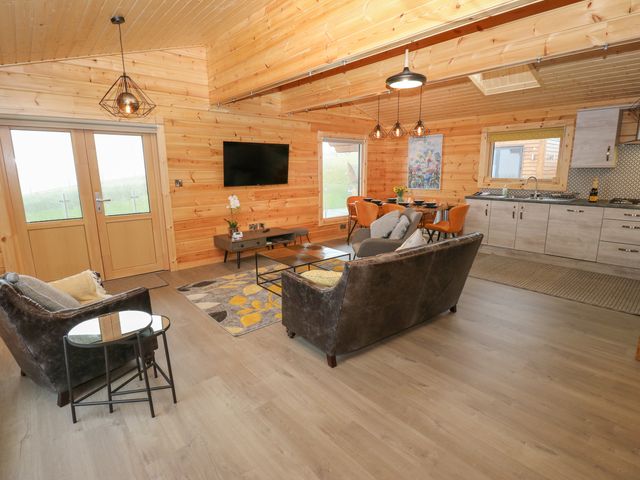 Height End Farm Log Cabin - 1139640 - photo 3