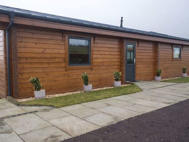 Height End Farm Log Cabin - 1139640 - photo 2