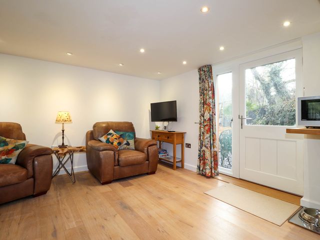 The Studio at Dan y Garn - 1140177 - photo 4