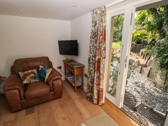 The Studio at Dan y Garn - 1140177 - photo 5
