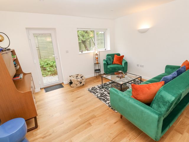 James' Place - 1140241 - photo 2