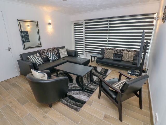 34 Croft Court - 1141727 - photo 2